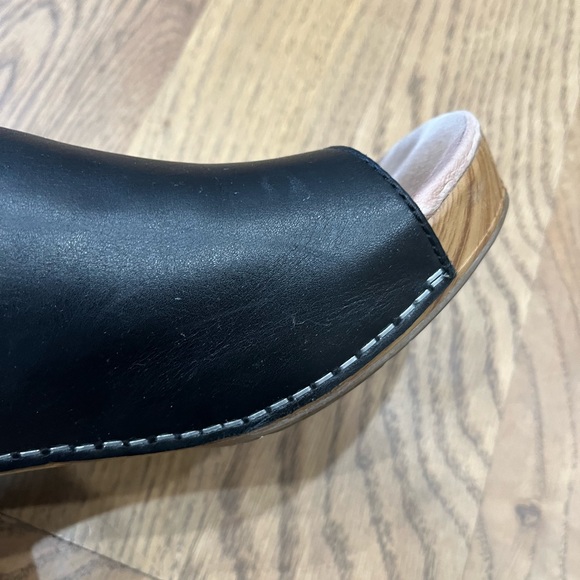 Dansko Maci Slides in Black - Picture 3 of 5